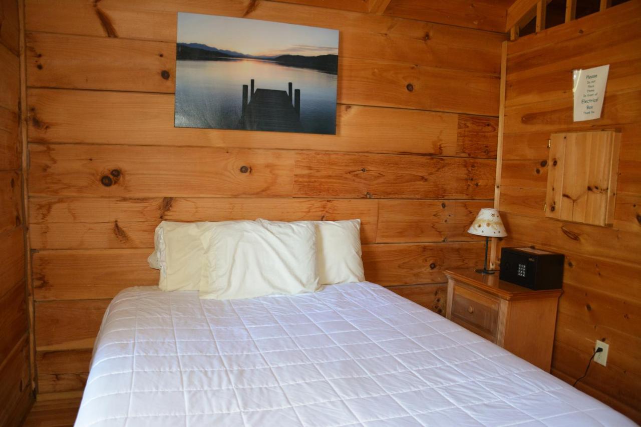 Camp Mack Lodge, Marina & Rv Resort 莱克威尔士 外观 照片