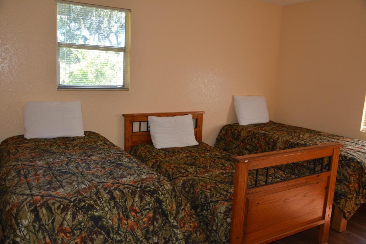 Camp Mack Lodge, Marina & Rv Resort 莱克威尔士 外观 照片