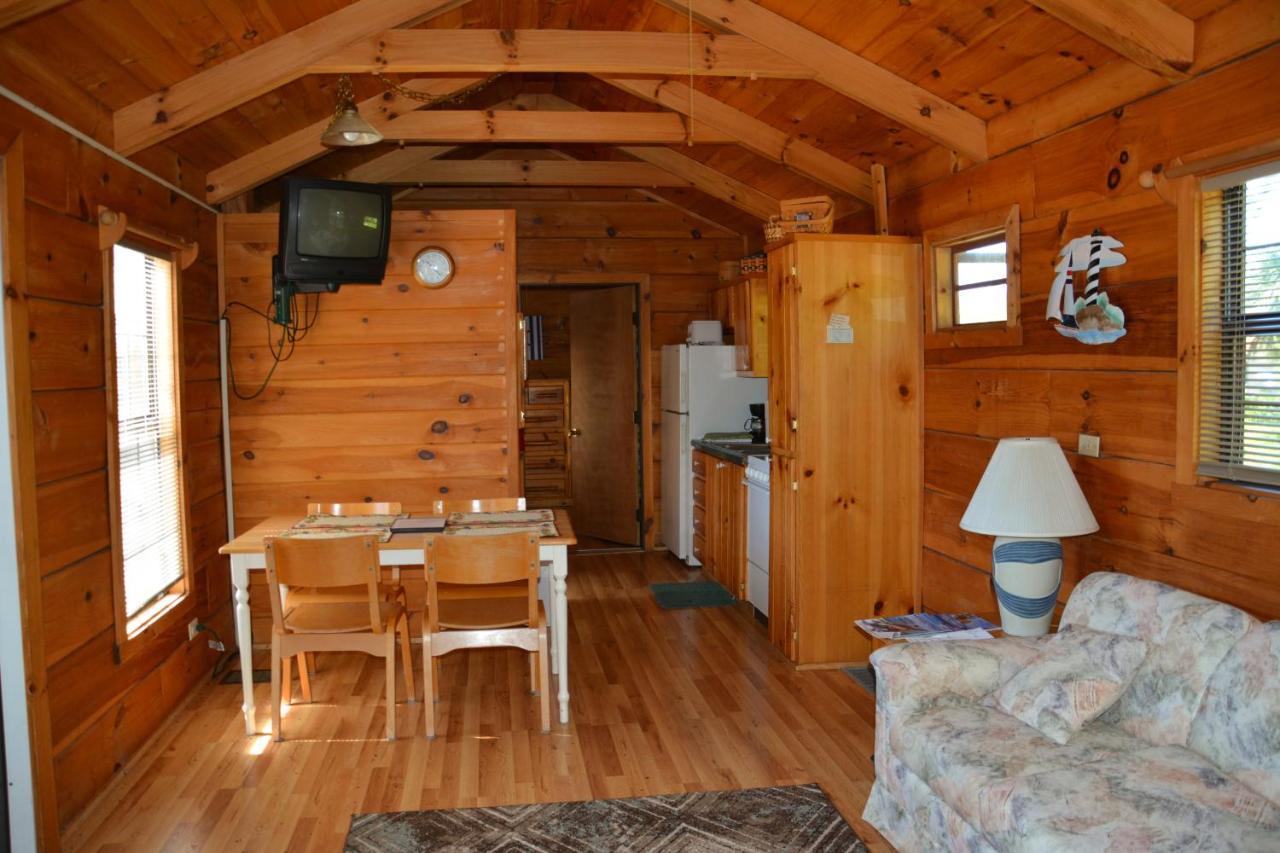 Camp Mack Lodge, Marina & Rv Resort 莱克威尔士 外观 照片