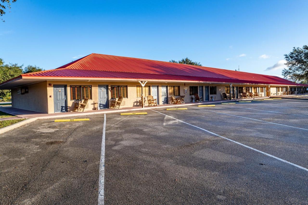 Camp Mack Lodge, Marina & Rv Resort 莱克威尔士 外观 照片